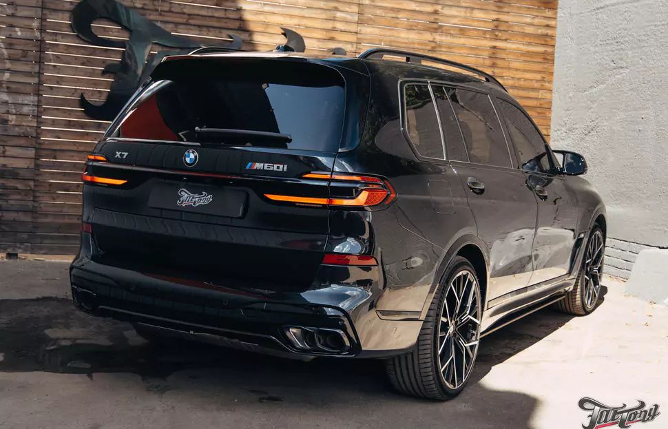 Выхлопная система с двумя режимами громкости для BMW X7